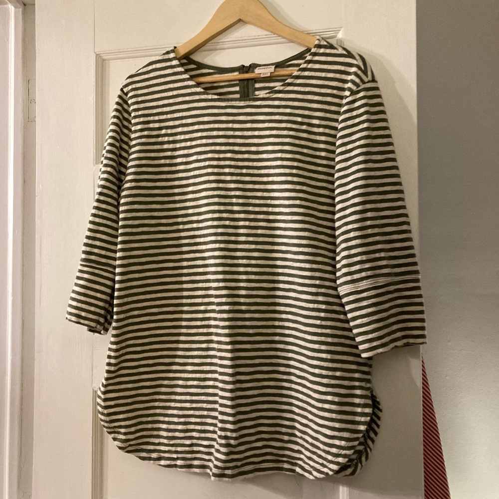 Striped green 3/4 length sleeve shirt